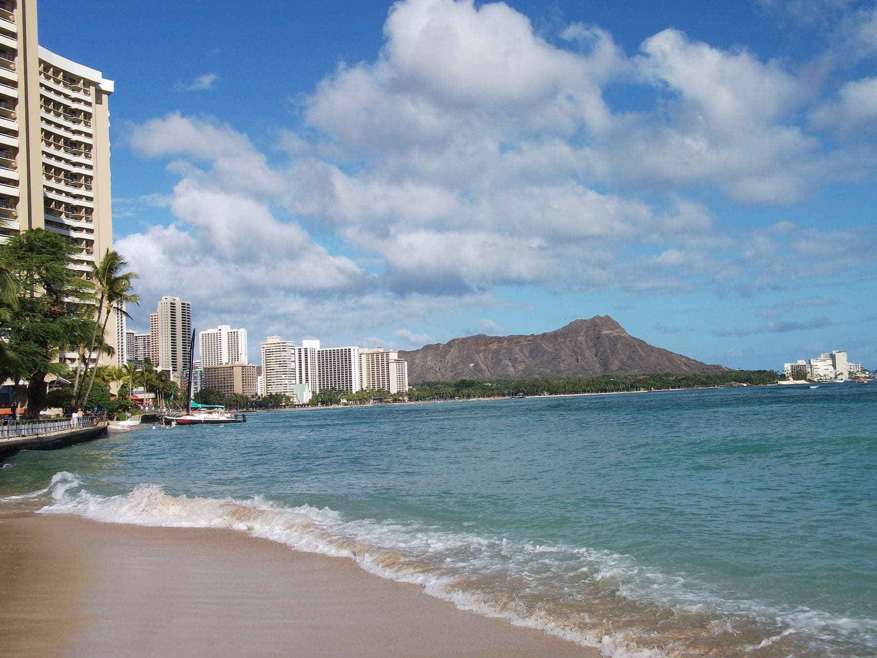 Waikiki Beach and Diamond Head in Honolulu