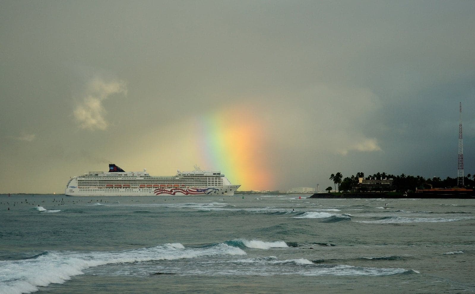 Pride of America, Hawaii